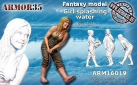 ARM16019 Девушка брызгающаяся водой