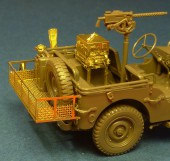 GM35001 SCR-510/620 U.S. WWII radio + Stowage rack for WWII Jeep